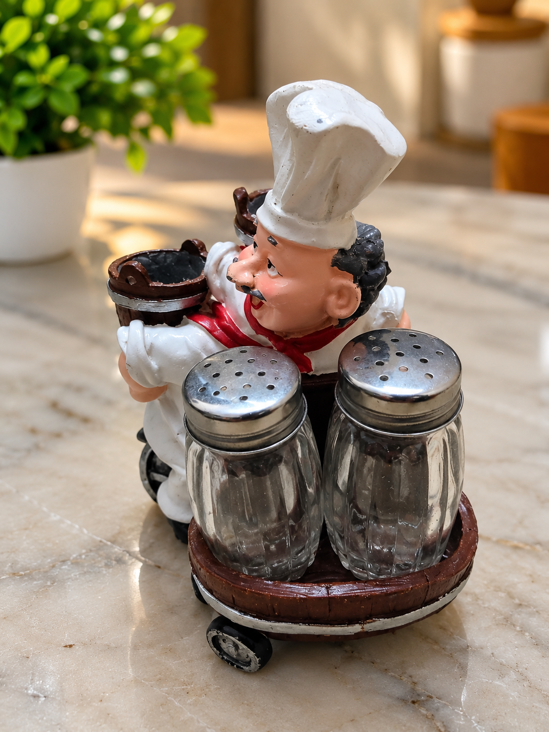 Chef Figurine Salt & Pepper Shaker Set – Cute Kitchen Seasoning Holders for Dining Table & Home Decor.